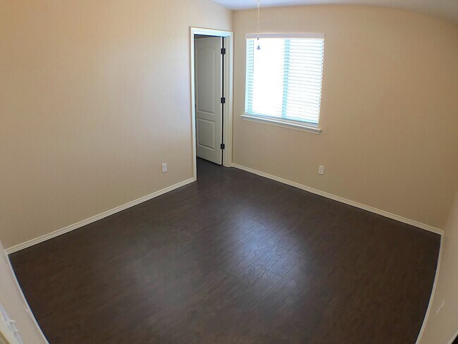 Building Photo - Mesquite Hills 3bed/2.5bath plus Loft REFR...