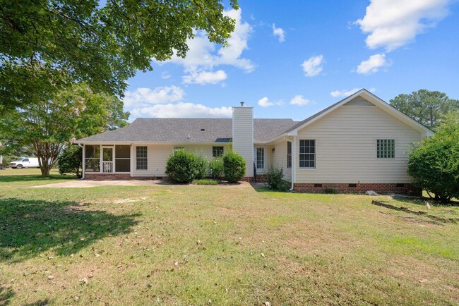 Building Photo - 3 Bed 2 Bath 1 Story Home in the Tirzah Ne...