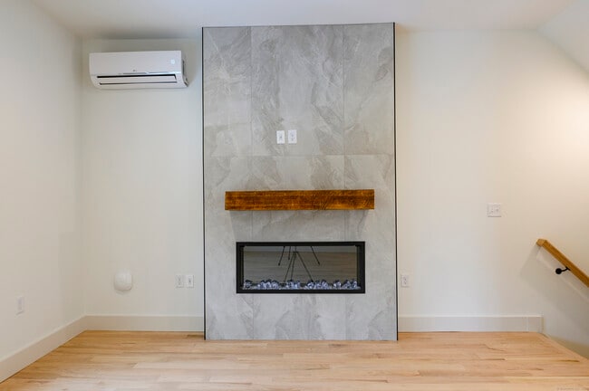 Building Photo - 2620 Main St