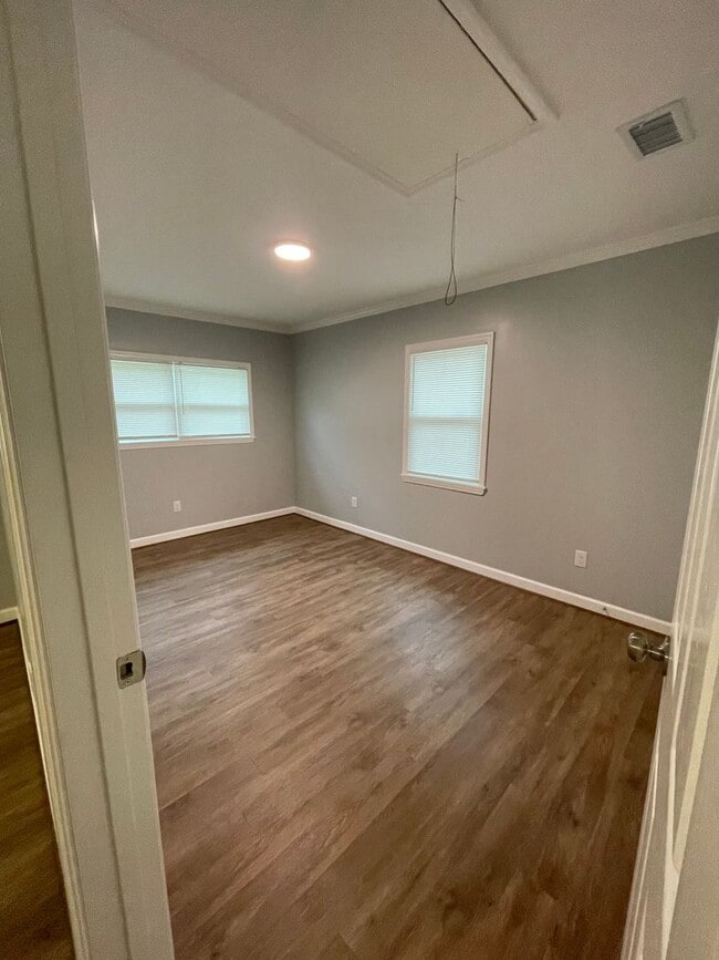 Building Photo - For Rent – Beautifully Renovated 3 Bedroom, 2 Bathroom Home