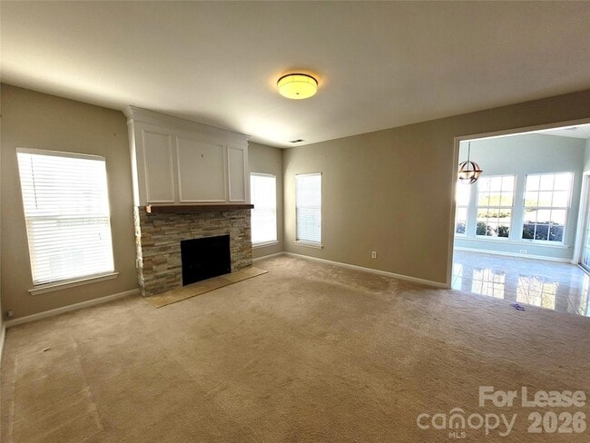 Building Photo - 2728 Sunberry Ln NW