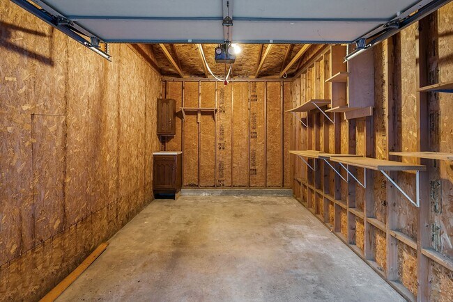 Building Photo - 2bd/2ba Sammamish House