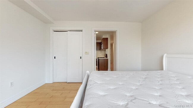 Building Photo - 64-05 Yellowstone Blvd