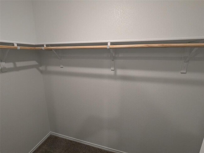 Building Photo - 583 Commander Abbott Dr