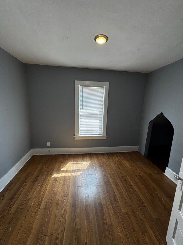 Building Photo - 319 E Streicher St