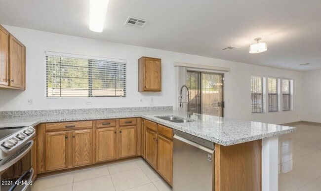 Building Photo - 9446 W Virginia Ave