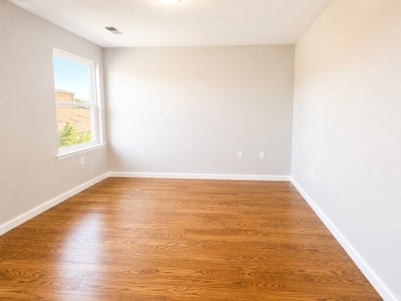 MASTER BEDROOM - 234 Palmer St