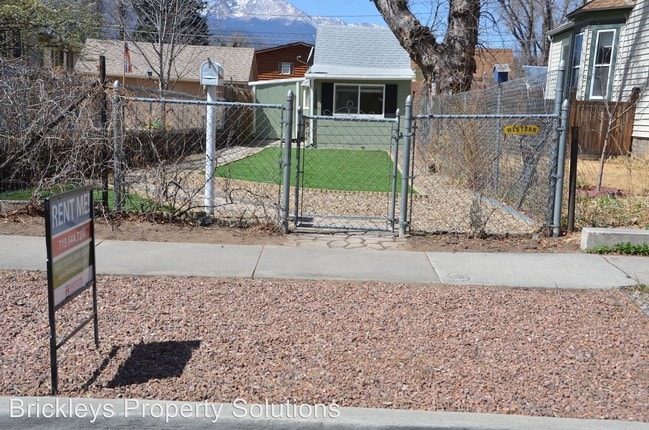 Building Photo - 1320 N El Paso St