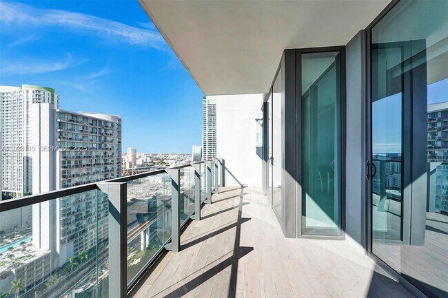 Building Photo - 88 SW 7th St