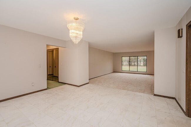 Building Photo - 22745 Wrexford Dr