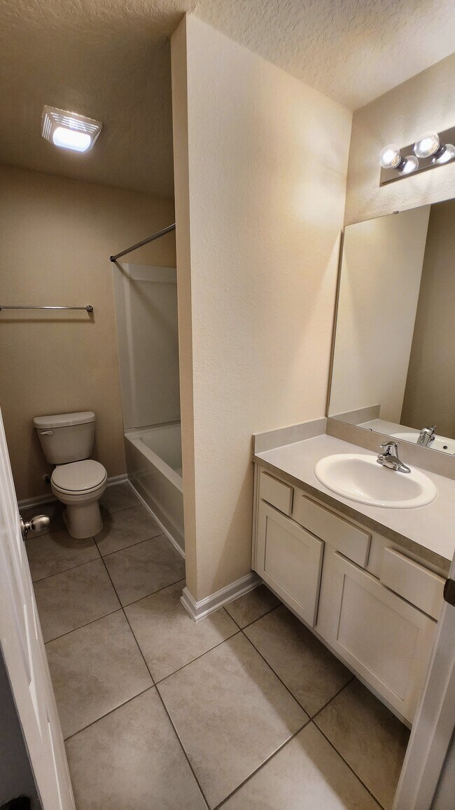 Building Photo - 365 Coastline Wy