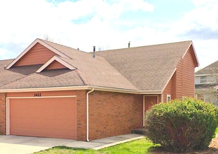 Building Photo - Great 3 Bed 2 Bath 2 Car Garage Split Level Duplex- Pets ok!