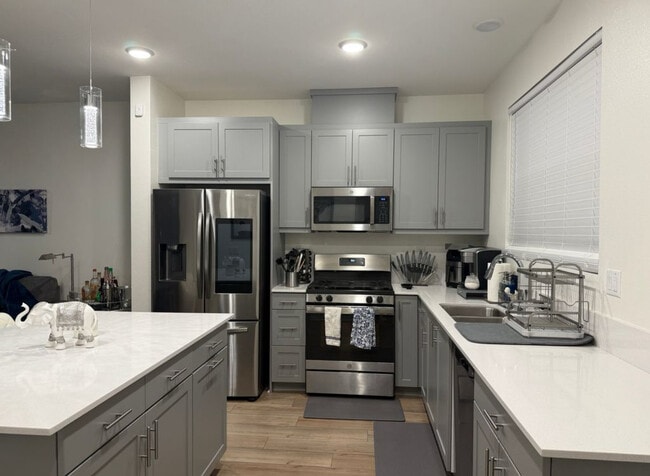 Building Photo - 5491 Seacliff Pl