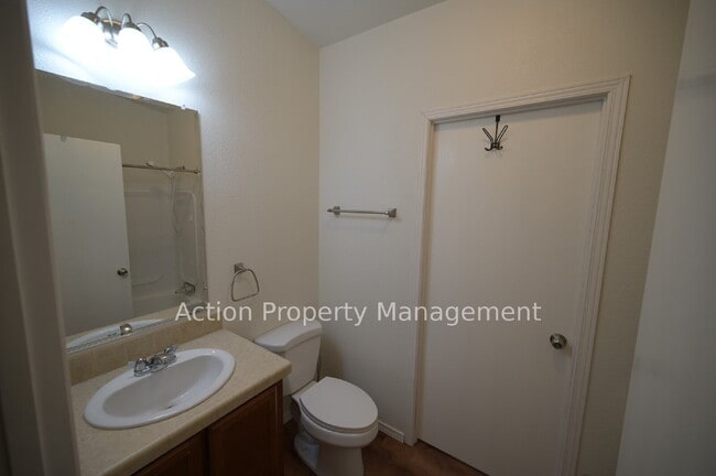 Building Photo - 3 bed 2 bath home in Monterra, a 55+ community between Sequim and Port Angeles