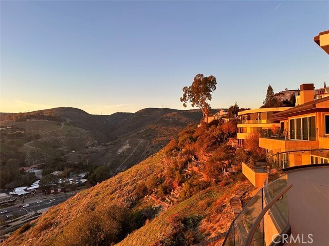 Building Photo - 648 Mystic View