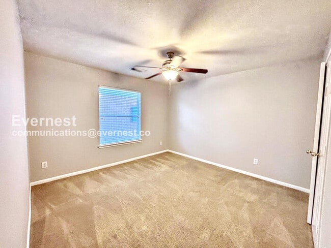 Building Photo - 25407 Barmby Dr