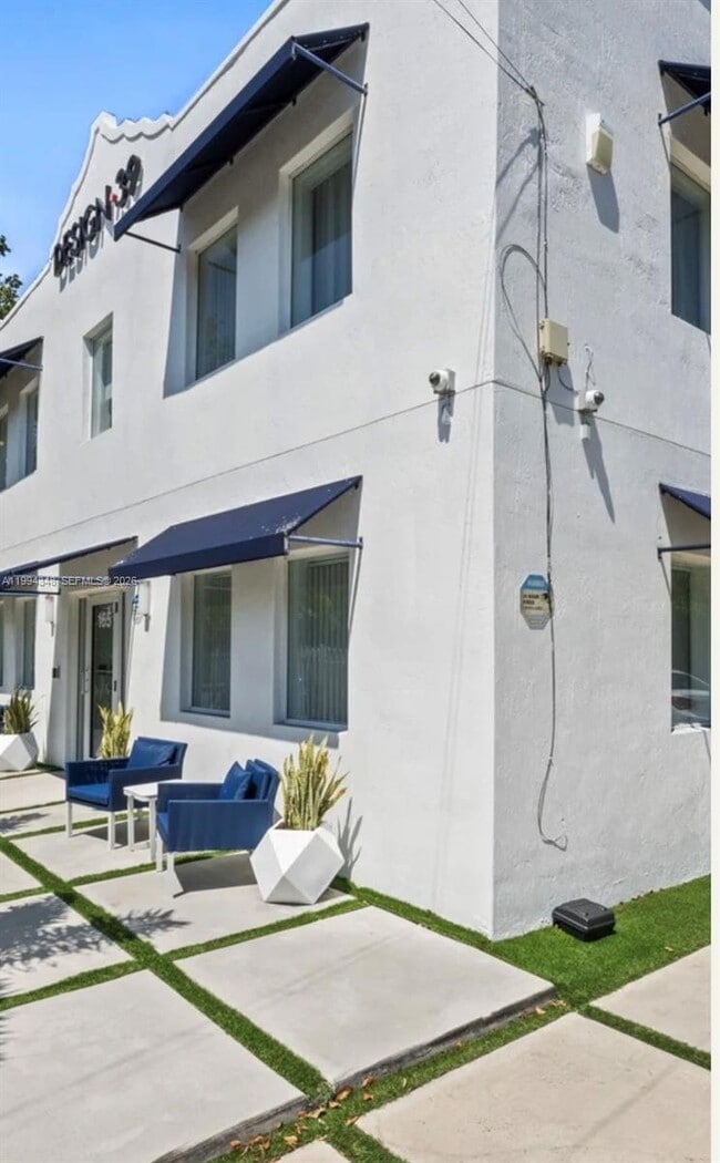 Building Photo - 165 NW 39th St