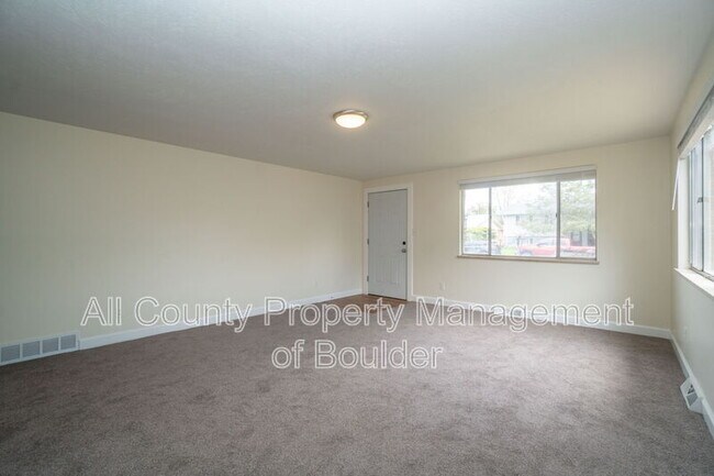 Building Photo - 1515 Stuart St