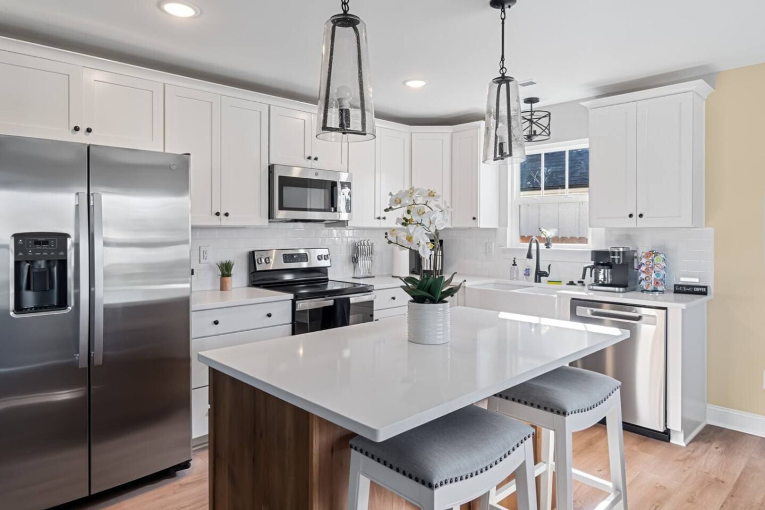 Building Photo - 628 Herms Ave