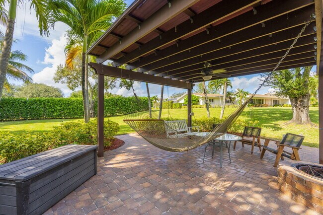 Building Photo - 7447 NW 82nd Terrace