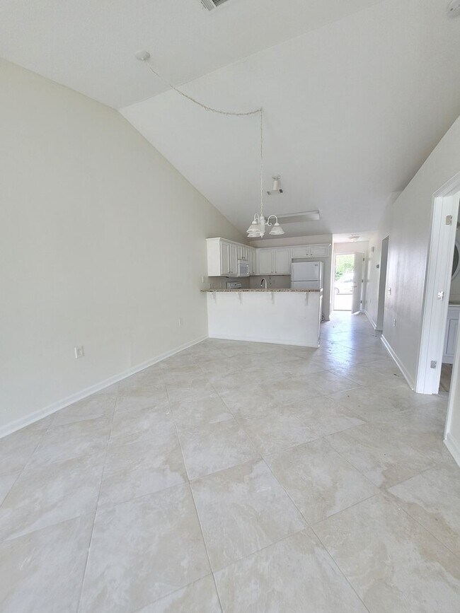 Building Photo - 9623 Cobblebrook Dr