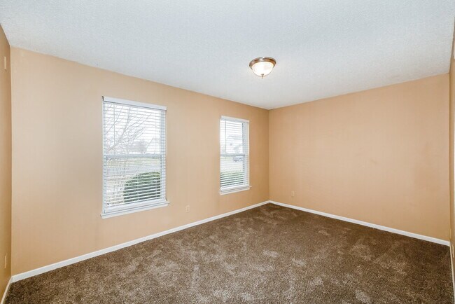 Building Photo - 5768 N Peppereel Way