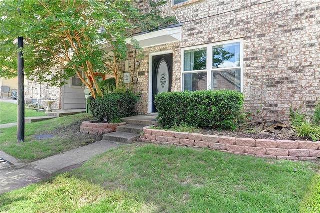 Building Photo - 3925 Brandon Park Dr