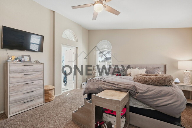 Building Photo - 1307 E Century Ave