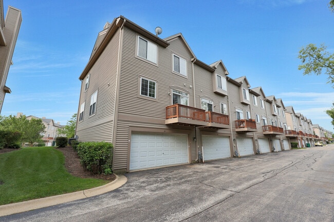 Building Photo - 64 Village Station Ln