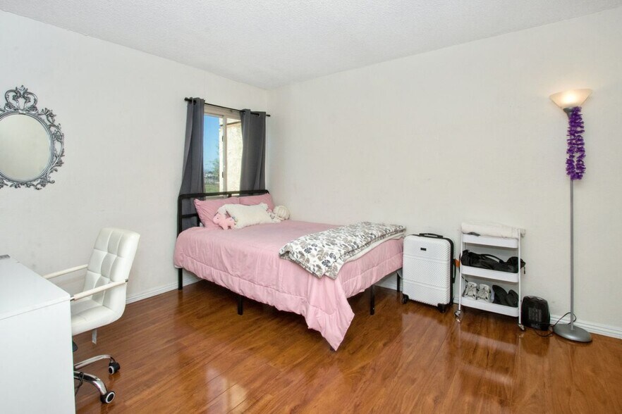 Building Photo - 1705 Neil Armstrong St