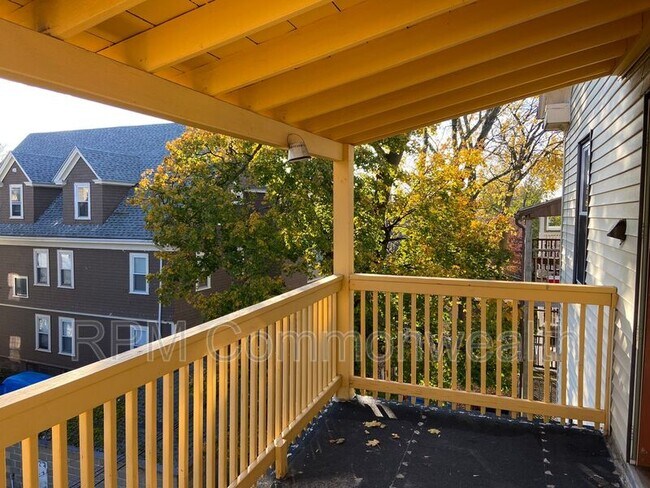 Building Photo - 28 Millet St