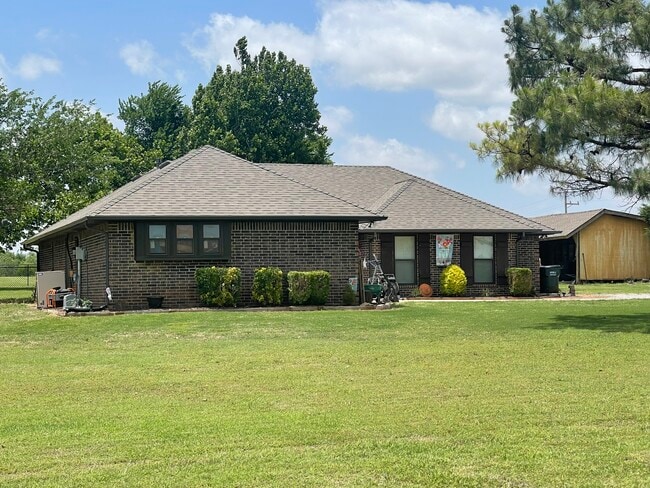 Building Photo - 19201 Aerial Rd