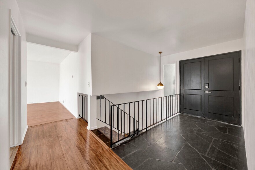Building Photo - 4439 Palmero Dr