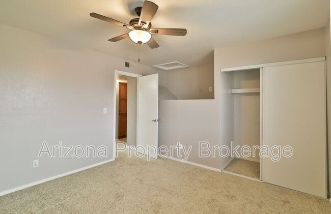 Building Photo - 6144 E Glencove St