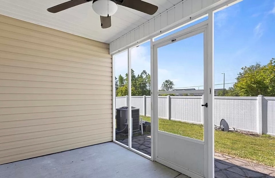 Screen in Patio - 4011 Grandeur Ave