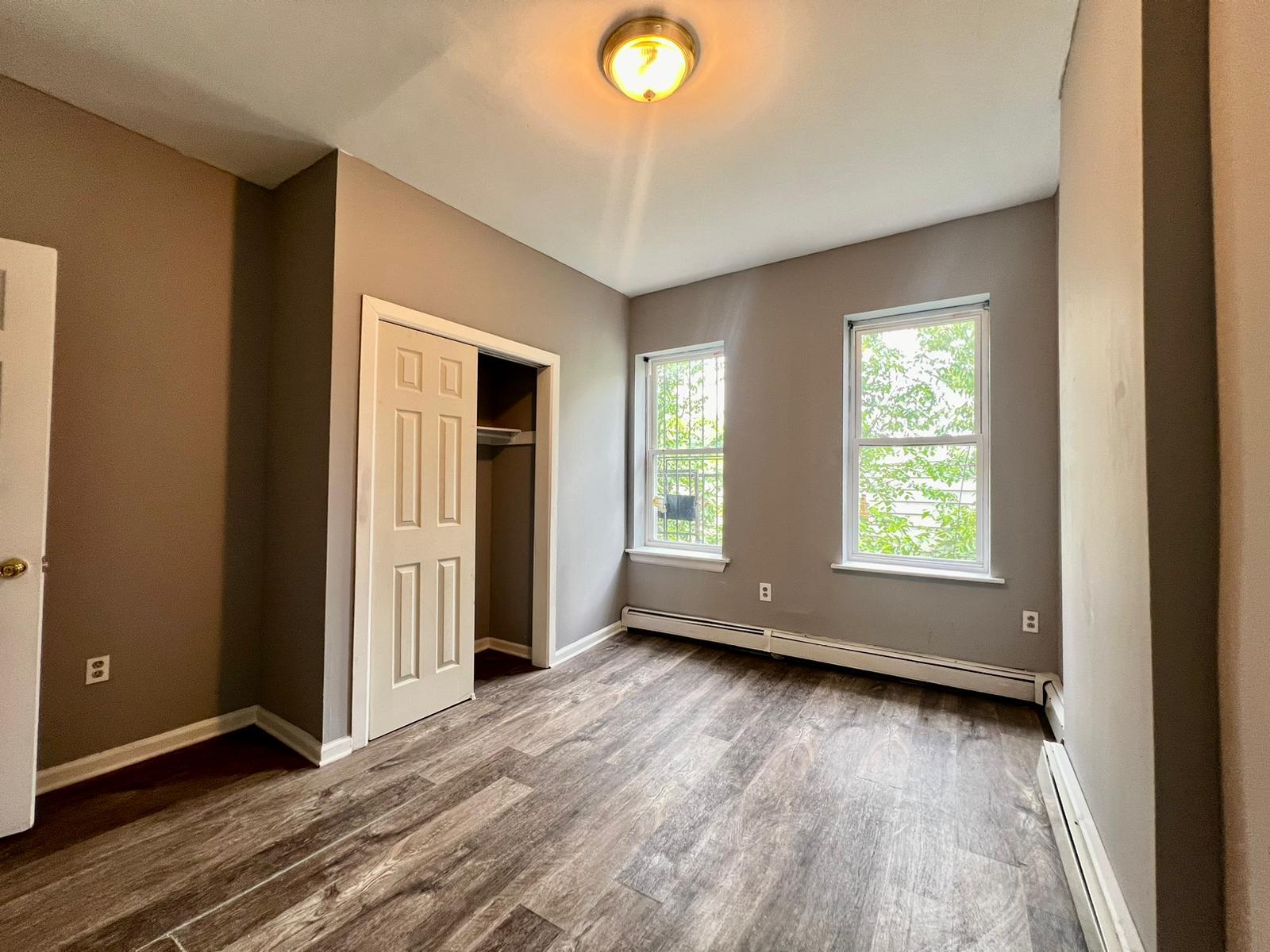 240 Bergen Ave 3R - 232 Bergen Ave