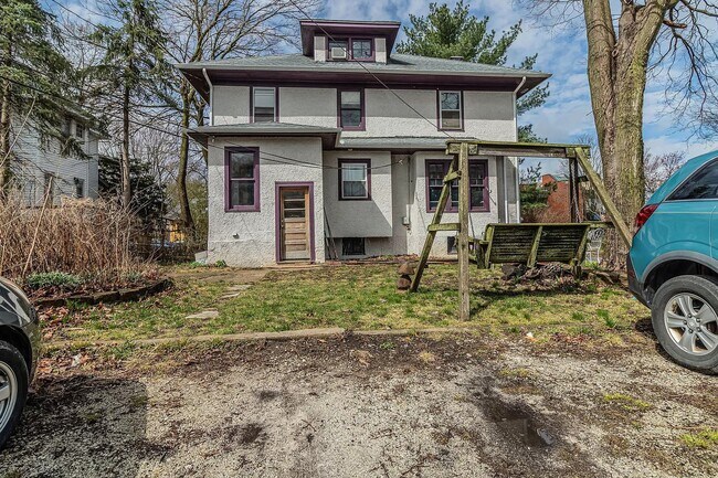 Back View - 602 S Broadway Ave
