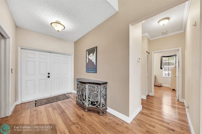 Building Photo - 7644 Elm Ridge Dr