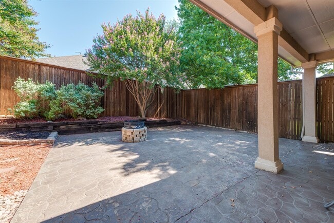 Building Photo - 1404 Clearwater Ct