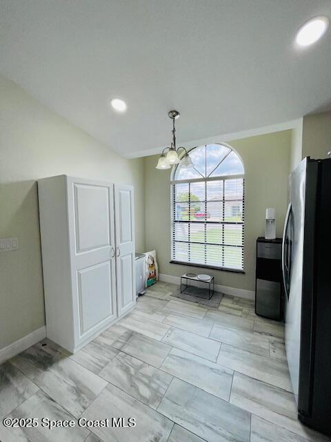 Building Photo - 878 Yorktowne Dr
