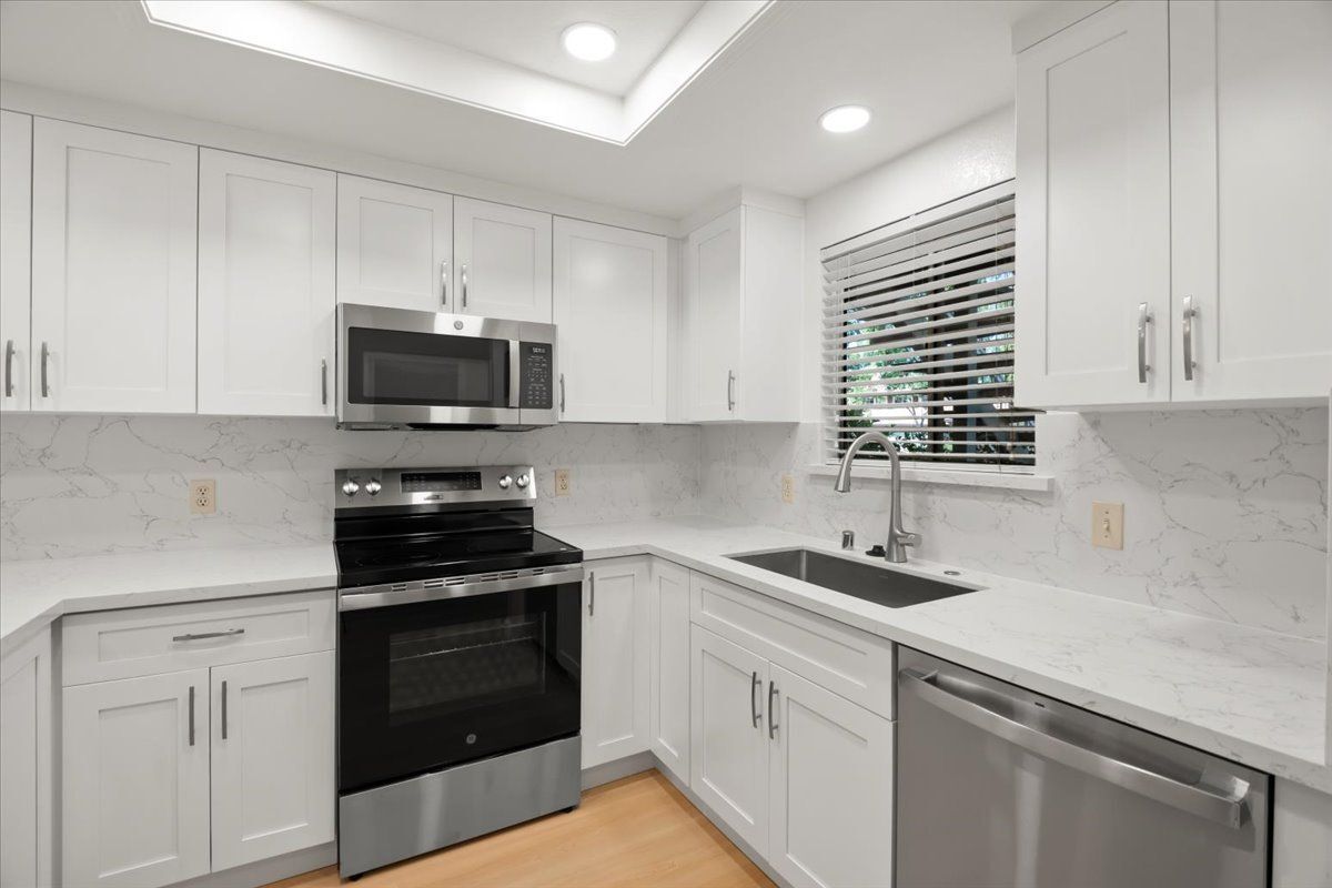 Building Photo - 1446 Chateau Common