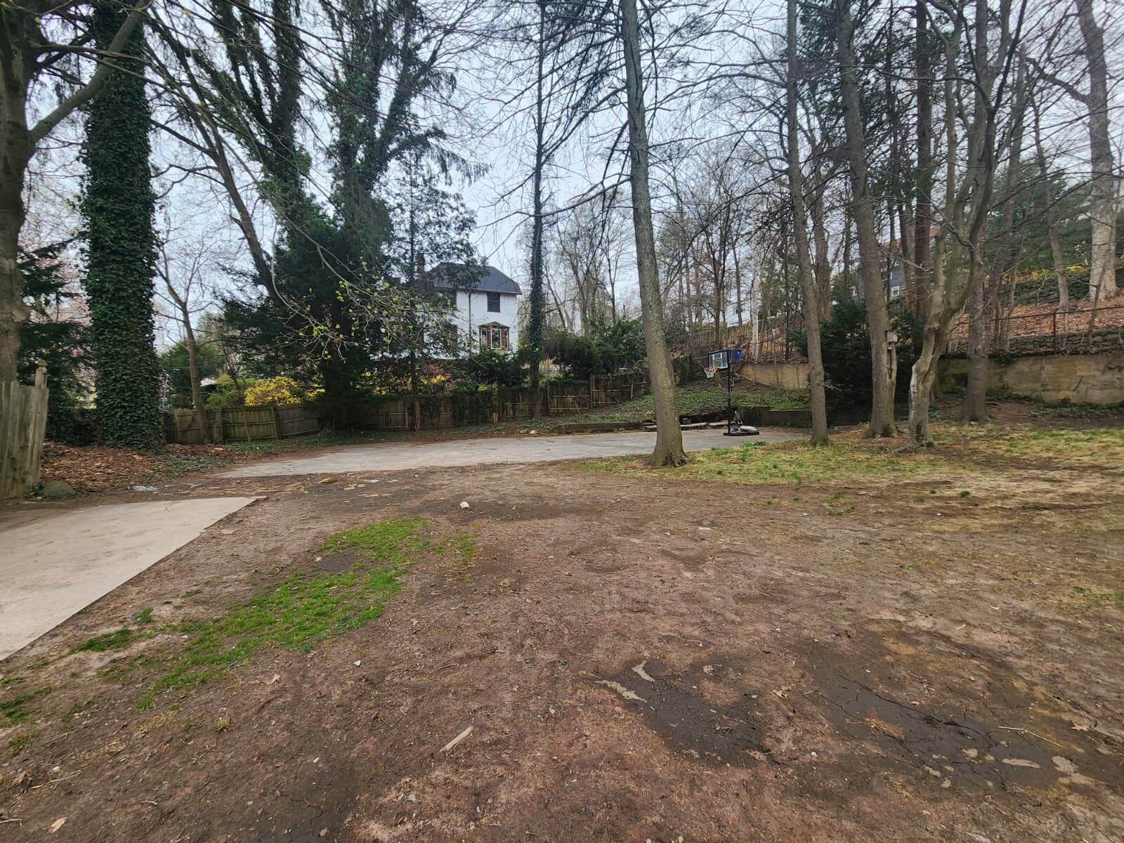 Building Photo - 300 W Elm St