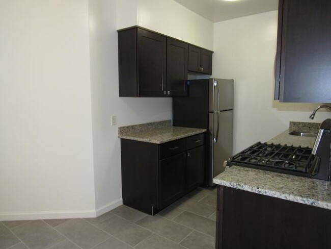 Building Photo - 2 bedroom in Flushing NY 11374