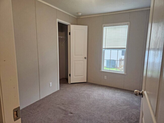 Building Photo - 2900 N Apperson Way