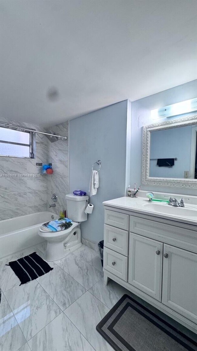 Building Photo - 8325 SW 137th Ave