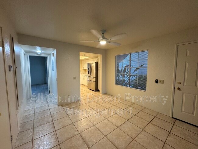 Building Photo - 2701 E Mesquite Ave