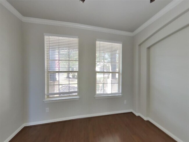 Building Photo - 1913 Colony Glen Ln