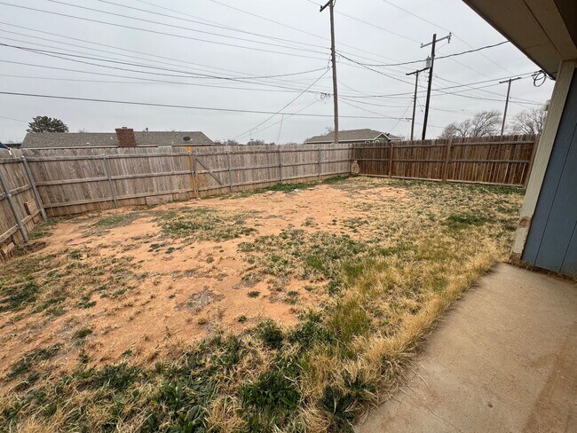 Building Photo - Fenced Backyard-Newer home-1 car garage