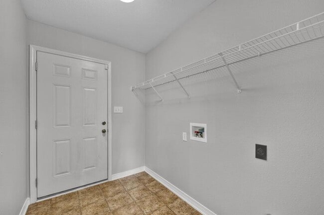 Building Photo - 9431 Pouder Ln