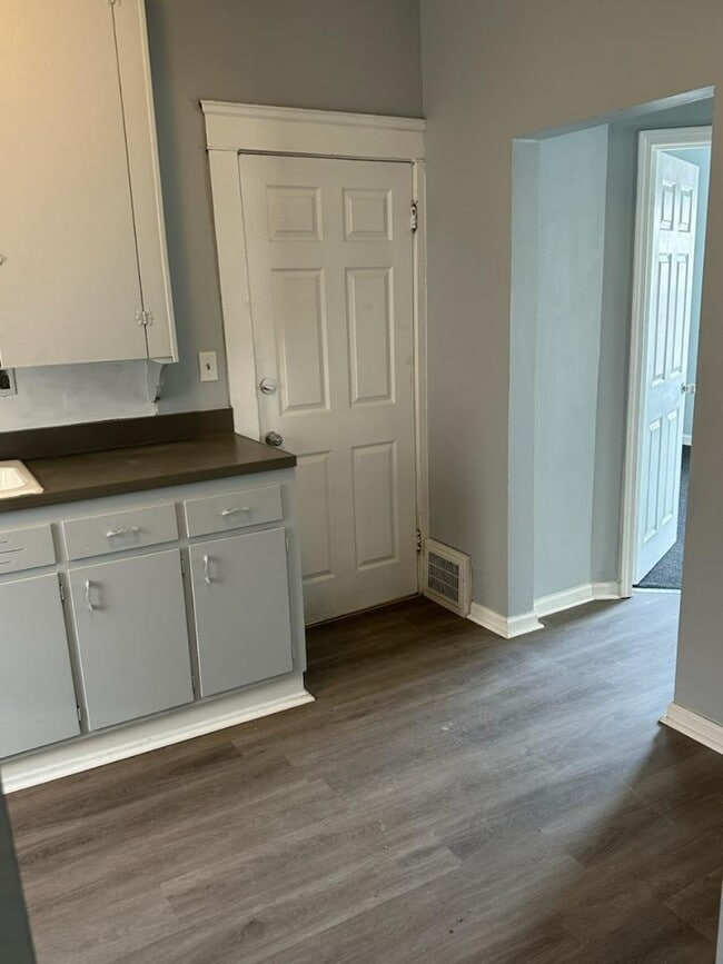 Building Photo - 8104 Force Ave